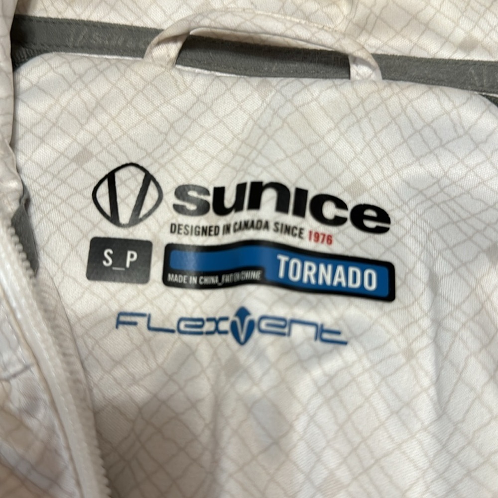 Good condition running jacket - Picture 2 of 5